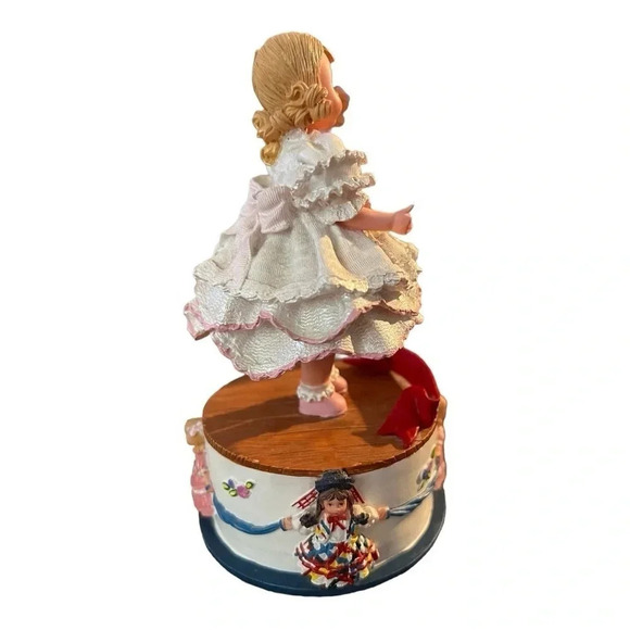 Madame Alexander Resin Doll - Picture 5 of 9